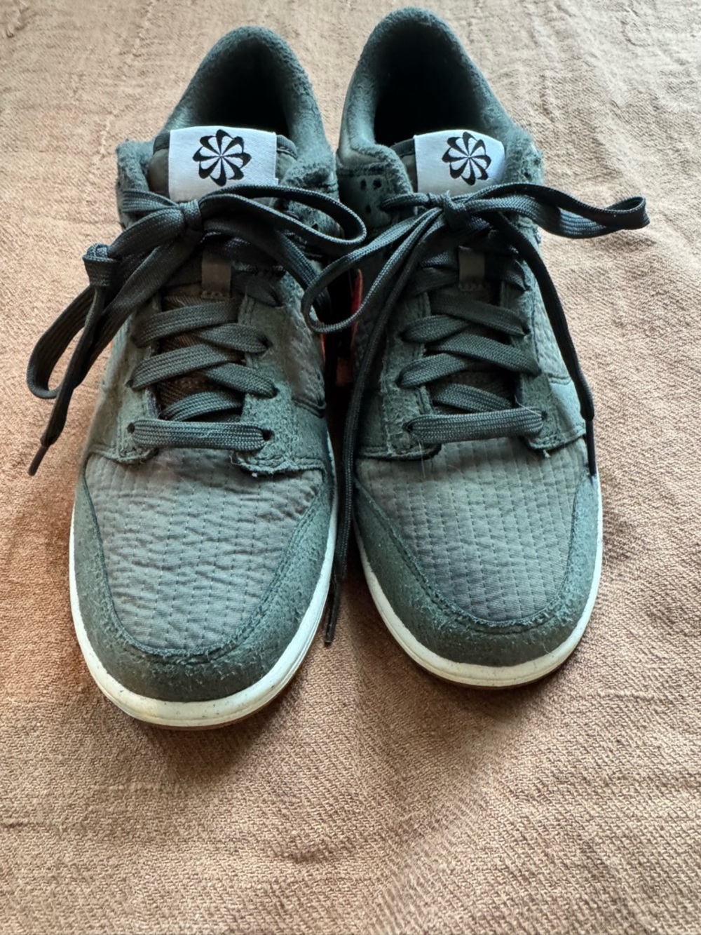 Nike Dunk Low Casual Sneakers - Olive Green